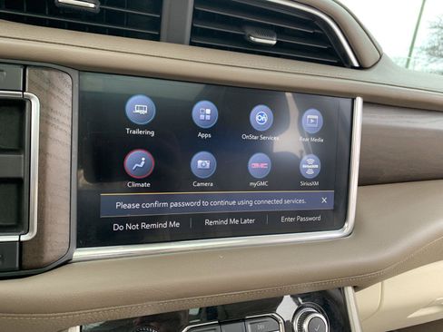 Used 2021 GMC Yukon XL Denali w/ Denali Premium Package AWD/4WD image 11