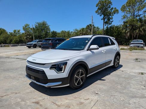 Certified 2023 Kia Niro EX FWD image 4