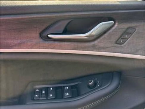 New 2026 Jeep Grand Cherokee Limited image 38