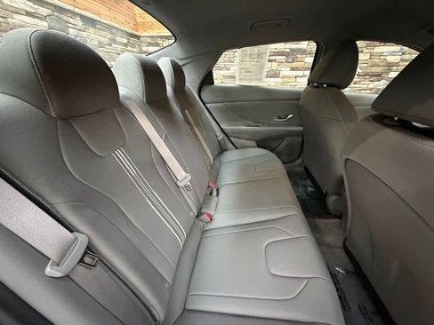 Used 2023 Hyundai Elantra SEL w/ Convenience Package image 30