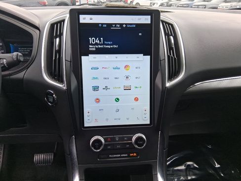 Used 2024 Ford Edge Titanium image 14