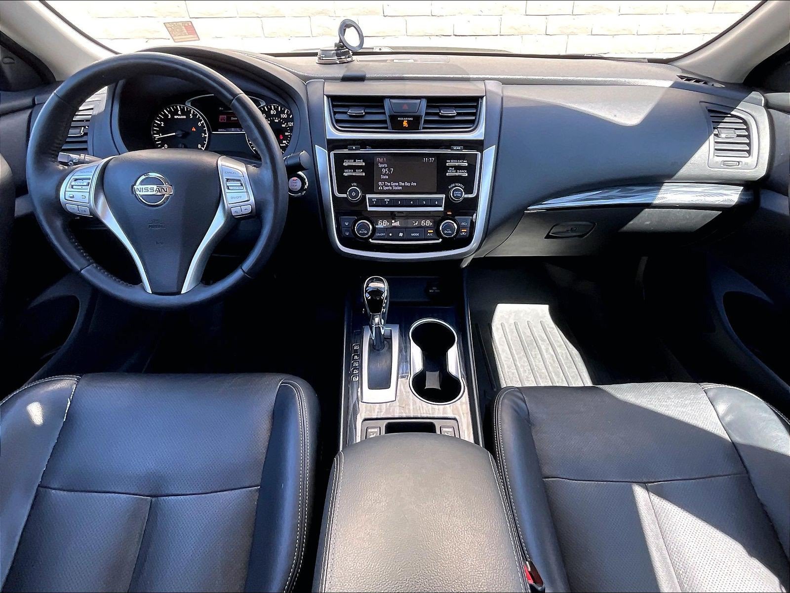 Used 2018 Nissan Altima 2.5 SL FWD image 14