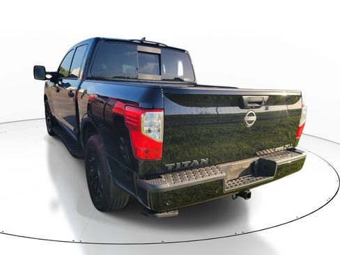 Used 2024 Nissan Titan SV w/ SV Convenience Package RWD image 6