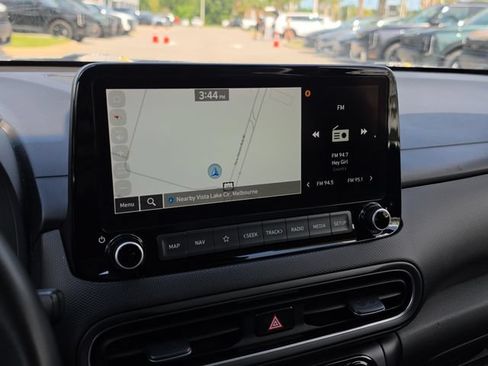 Used 2022 Hyundai Kona Limited AWD/4WD image 25
