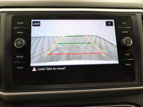 Certified 2021 Volkswagen Atlas Cross Sport SE FWD image 11