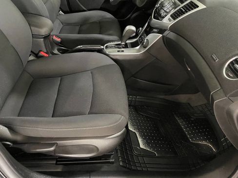 Used 2016 Chevrolet Cruze LT image 27