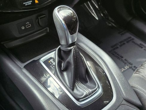 Used 2018 Nissan Rogue S image 29