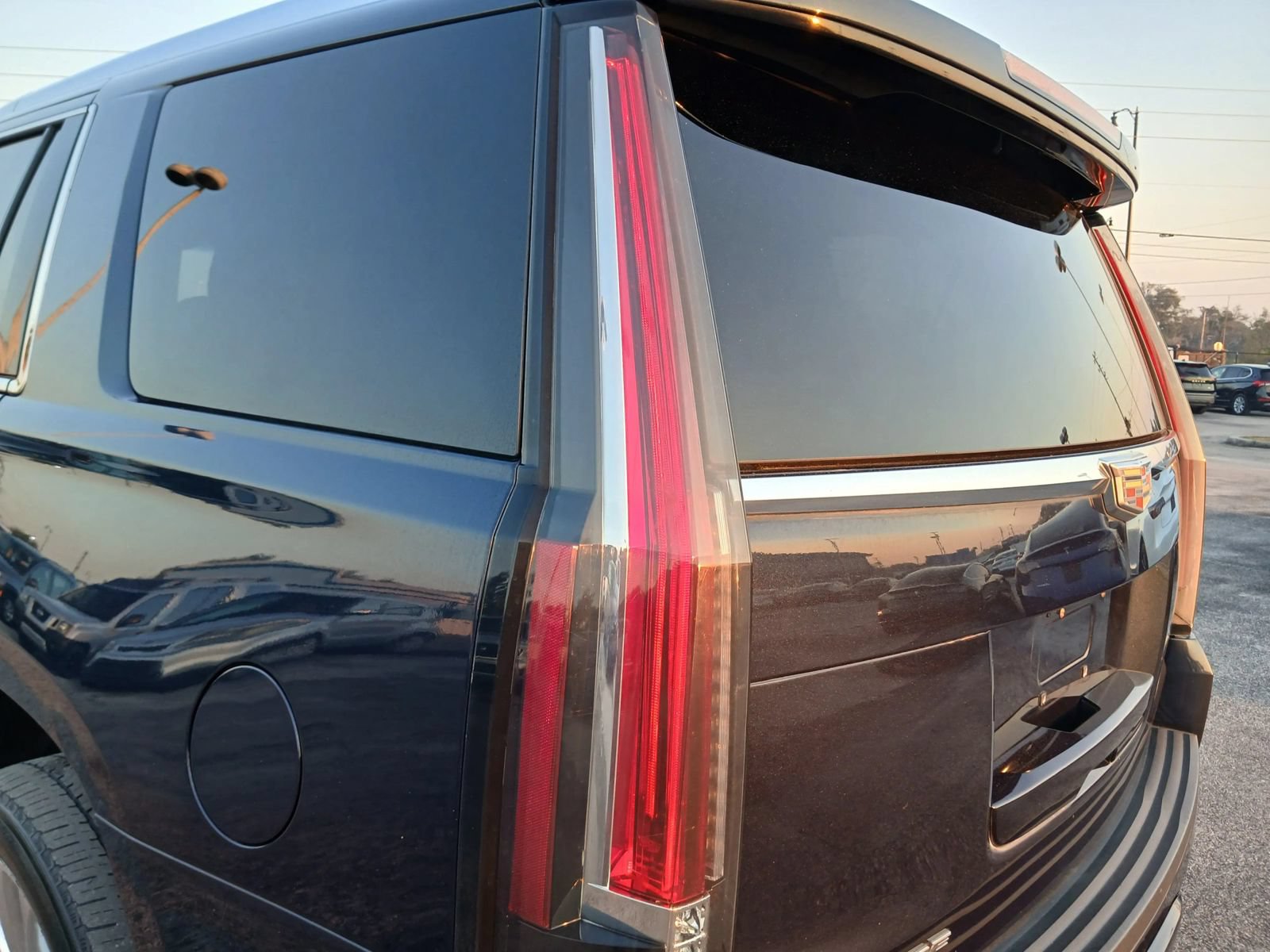 Used 2019 Cadillac Escalade 2WD image 11