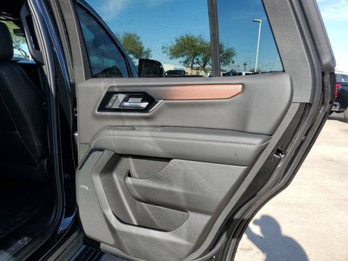 New 2026 GMC Yukon Denali w/ Denali Reserve Package RWD image 12