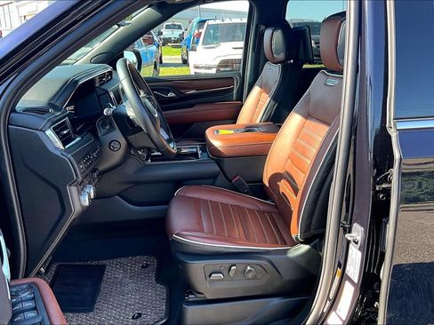 Used 2023 GMC Yukon XL Denali Ultimate AWD/4WD image 22