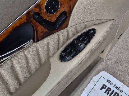 Used 2005 Mercedes-Benz E 500 Sedan image 31