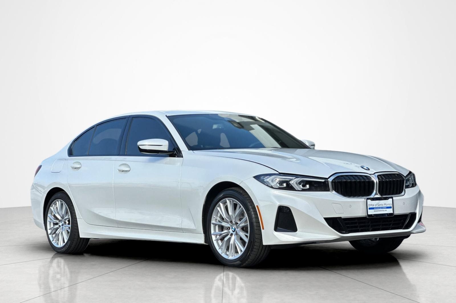 Used 2023 BMW 330i Sedan w/ Driving Assistance Package RWD image 7