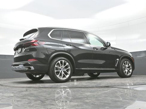 Used 2024 BMW X5 xDrive40i AWD/4WD image 28