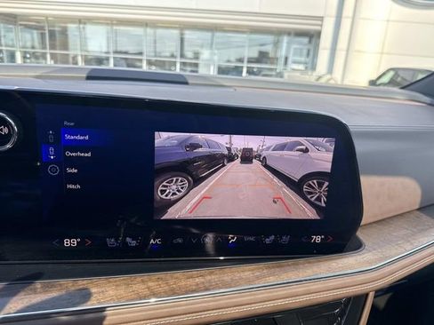 Used 2025 Chevrolet Suburban High Country AWD/4WD image 33