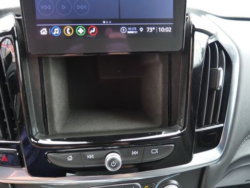 Used 2023 Chevrolet Traverse LT FWD image 32