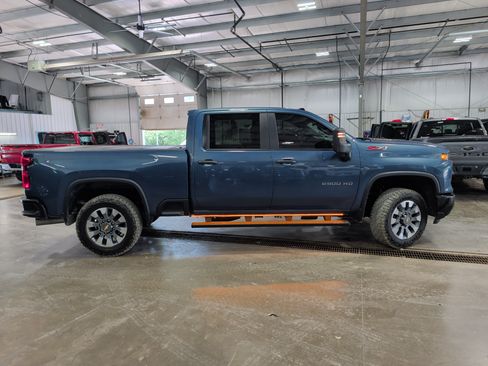 Used 2025 Chevrolet Silverado 2500 Custom w/ Custom Value Package AWD/4WD image 2