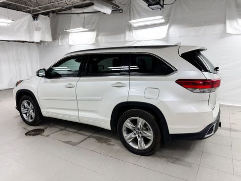 Used 2018 Toyota Highlander Limited image 3