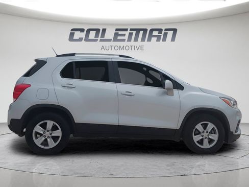 Used 2019 Chevrolet Trax LT w/ LT Convenience Package FWD image 10