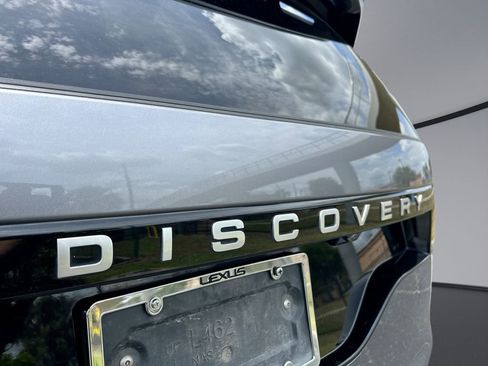 Used 2024 Land Rover Discovery S AWD/4WD image 34
