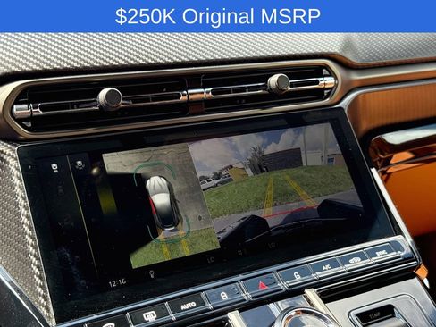 Used 2026 Aston Martin V8 Vantage S RWD image 14