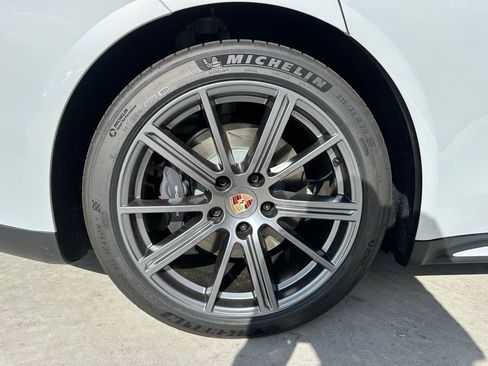 Certified 2025 Porsche Panamera 4 E-Hybrid AWD/4WD image 39