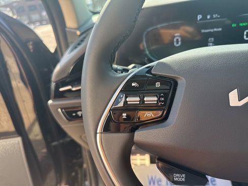 New 2025 Kia Niro EX Touring image 27