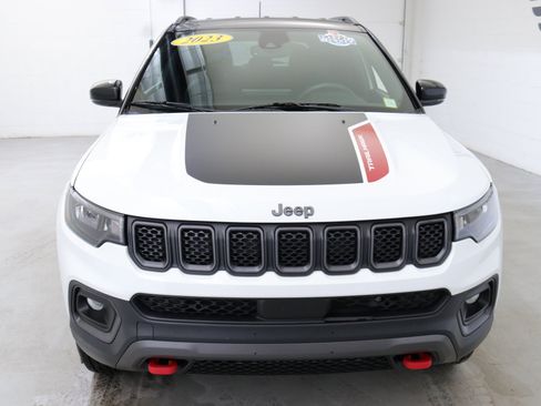 Used 2023 Jeep Compass Trailhawk image 2