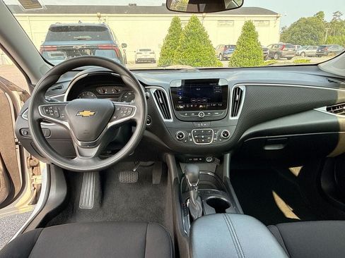 Used 2024 Chevrolet Malibu LT FWD image 23