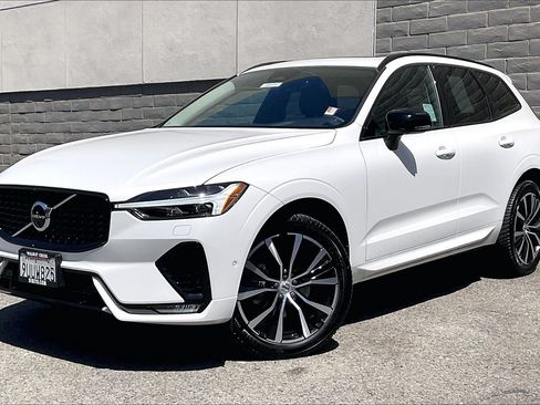 Used 2024 Volvo XC60 B5 Plus w/ Protection Package Premier AWD/4WD image 12