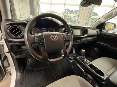 Used 2019 Toyota Tacoma SR image 14