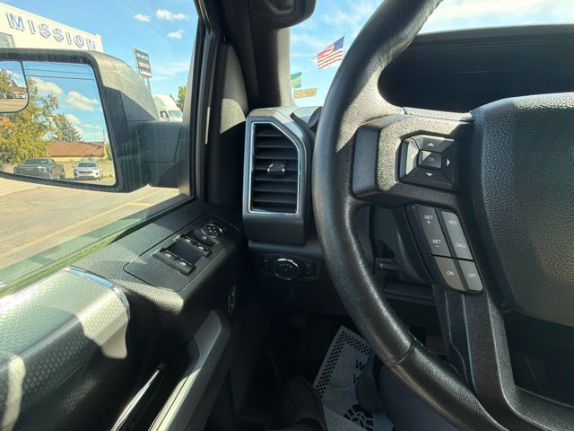 Used 2017 Ford F150 XLT w/ Equipment Group 302A Luxury AWD/4WD image 28