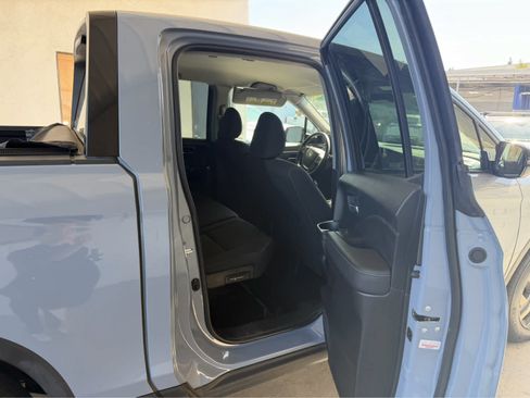 Used 2023 Honda Ridgeline Sport image 6