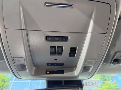 Used 2017 GMC Sierra 1500 Denali w/ Denali Ultimate Package AWD/4WD image 31