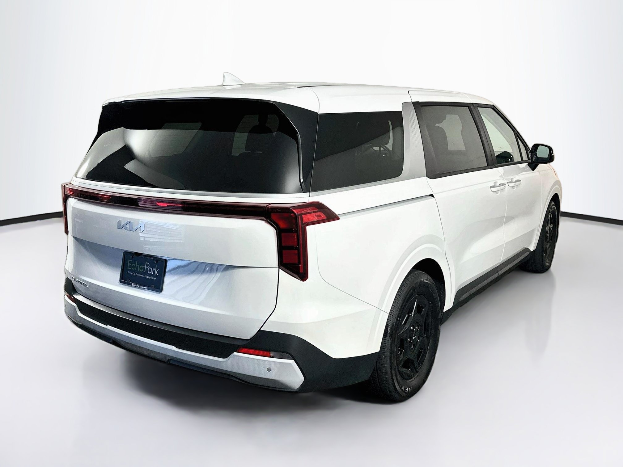 Used 2026 Kia Carnival FWD image 9