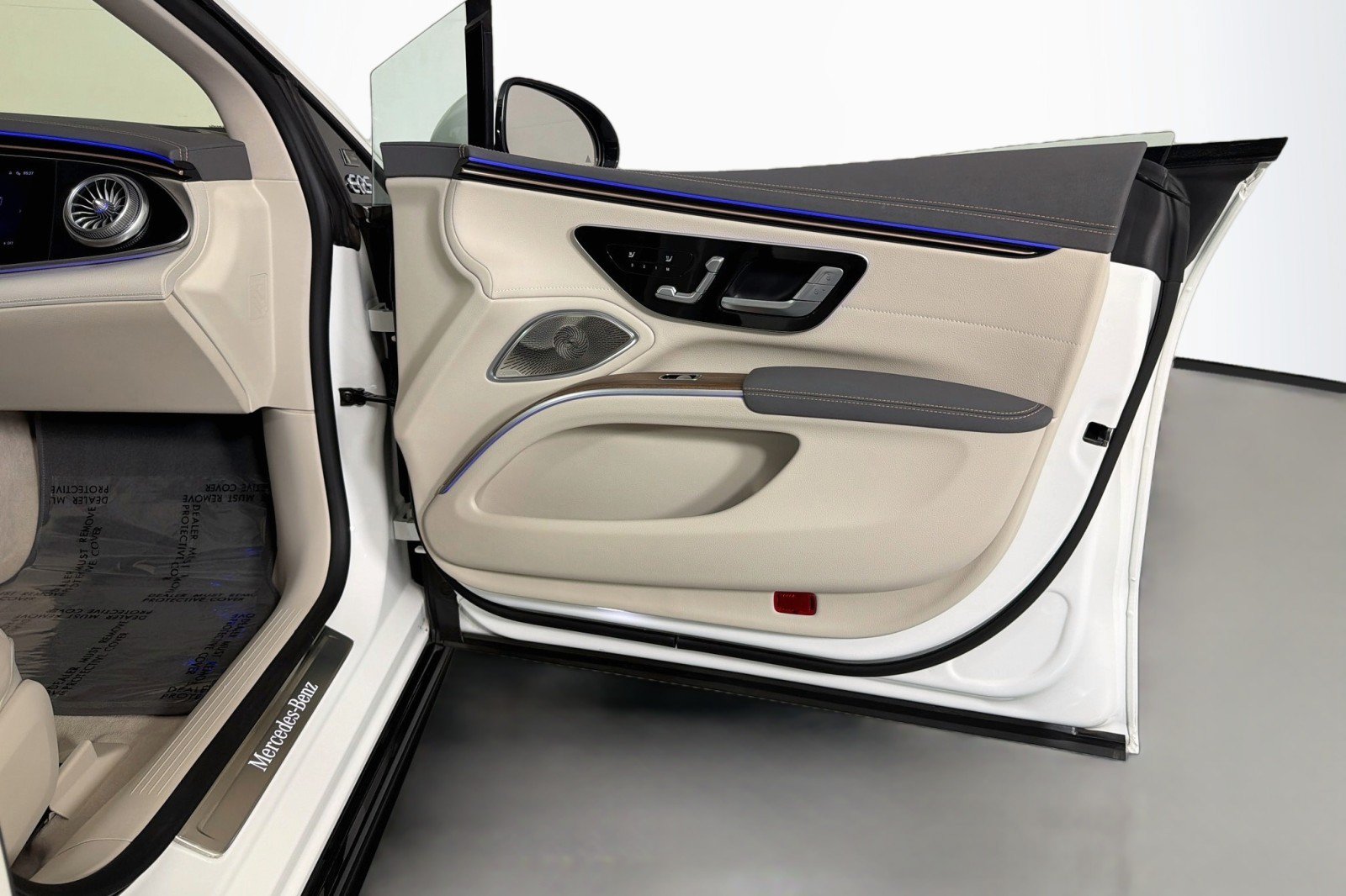 Certified 2023 Mercedes-Benz EQS 580 4MATIC Sedan image 24