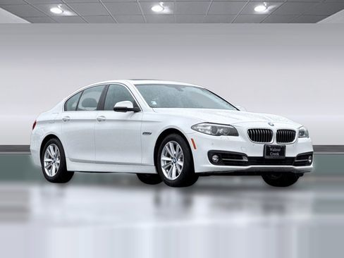 Used 2015 BMW 528i Sedan image 6