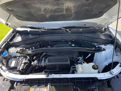 Used 2020 Ford Explorer Limited AWD/4WD image 38