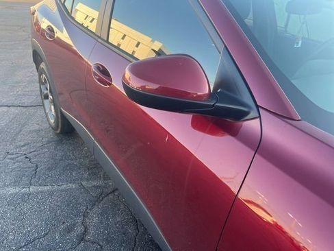 Certified 2024 Chevrolet Trax LT w/ LT Convenience Package image 4