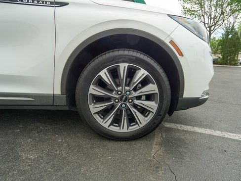 Used 2021 Lincoln Corsair Reserve w/ Elements Package FWD image 12