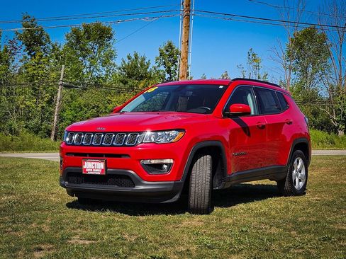 Used 2018 Jeep Compass Latitude w/ Cold Weather Group AWD/4WD image 7