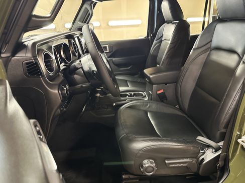 Used 2023 Jeep Wrangler Unlimited w/ Cold Weather Group AWD/4WD image 11