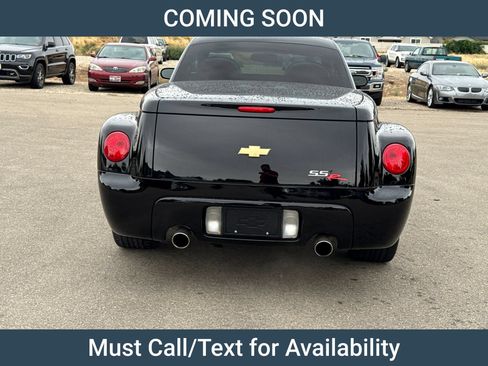 Used 2005 Chevrolet SSR w/ Preferred Equipment Group RWD image 5