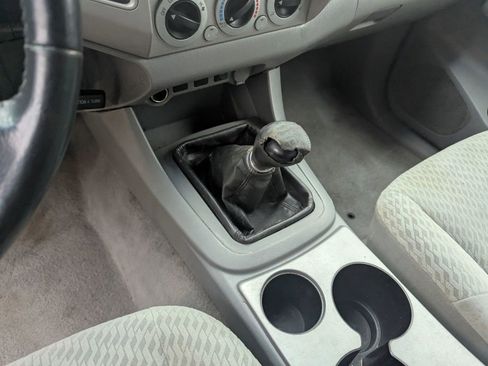 Used 2011 Toyota Tacoma 4x4 Access Cab image 16