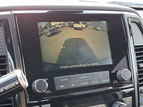 Certified 2024 Nissan Titan SV w/ SV Bronze Edition Package image 21