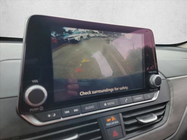 Used 2025 Nissan Altima 2.5 SV FWD image 23