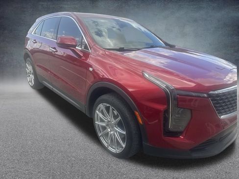 Used 2024 Cadillac XT4 Luxury w/ Cold Weather Package FWD image 26
