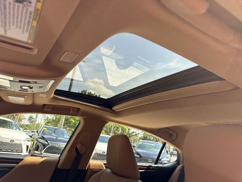 Certified 2025 Lexus ES 350 w/ Premium Package FWD image 22