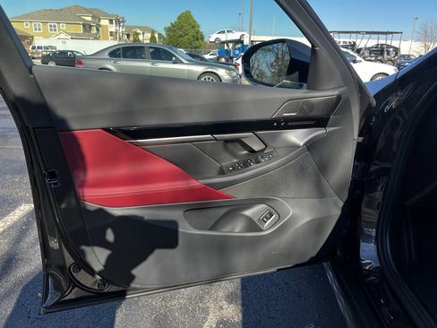 Used 2025 BMW 530i image 12