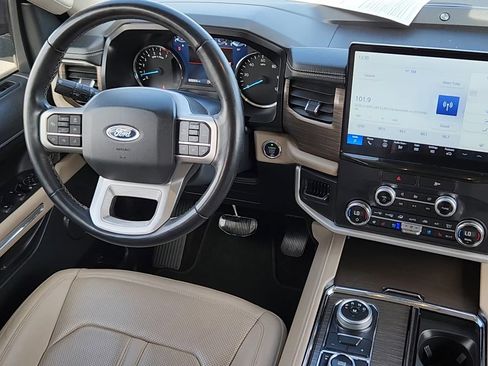 Used 2022 Ford Expedition Max Limited image 5