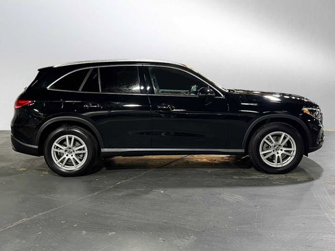 Certified 2025 Mercedes-Benz GLC 300 image 2
